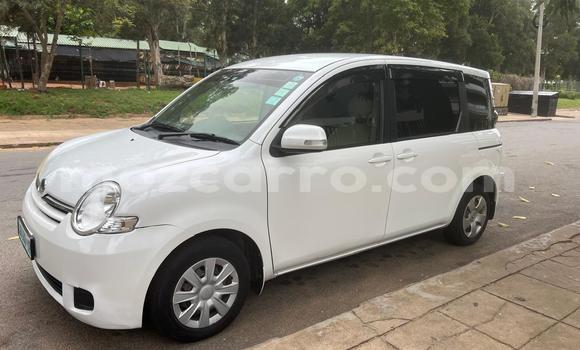 Tenga Tsaru Toyota Sienta Chena Mota in Maputo in Maputo Tenga Tsaru Toyota Sienta Chena Mota in Maputo in Maputo
