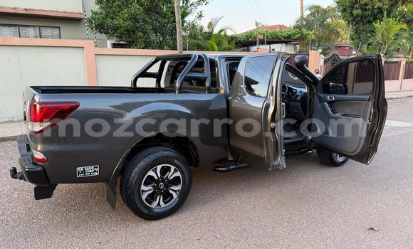 Comprar Usado Mazda BT-50 Castanho Carro em Maputo em Maputo Comprar Usado Mazda BT-50 Castanho Carro em Maputo em Maputo