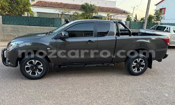 Comprar Usado Mazda BT-50 Castanho Carro em Maputo em Maputo Comprar Usado Mazda BT-50 Castanho Carro em Maputo em Maputo
