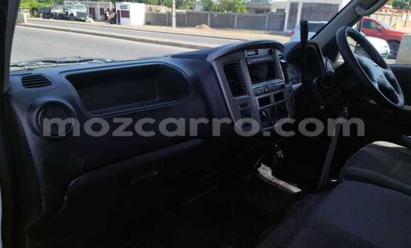 Buy Used Nissan Caravan White Car in Maputo in Maputo Buy Used Nissan Caravan White Car in Maputo in Maputo