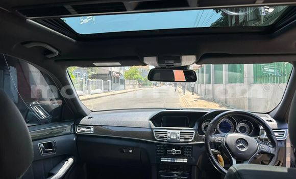 Nunua Ilio tumika Mercedes-Benz E200 Nyingine Gari ndani ya Maputo nchini Maputo Nunua Ilio tumika Mercedes-Benz E200 Nyingine Gari ndani ya Maputo nchini Maputo