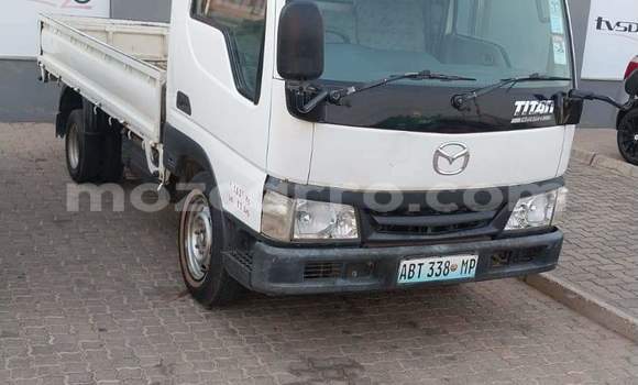 Buy Used Mazda 121 White Car in Maputo in Maputo Buy Used Mazda 121 White Car in Maputo in Maputo