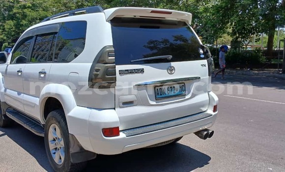 Nunua Ilio tumika Toyota Land Cruiser Prado Nyeupe Gari ndani ya Maputo nchini Maputo Nunua Ilio tumika Toyota Land Cruiser Prado Nyeupe Gari ndani ya Maputo nchini Maputo
