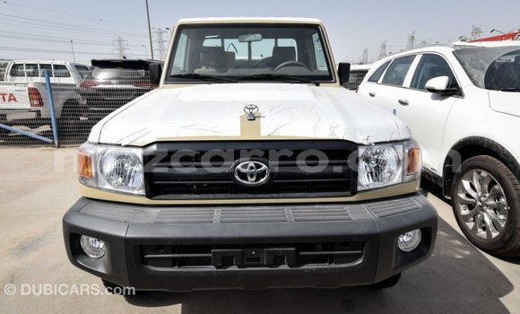 Tenga Imported Toyota Land Cruiser Beige Mota in Import - Dubai in Cabo Delgado Tenga Imported Toyota Land Cruiser Beige Mota in Import - Dubai in Cabo Delgado