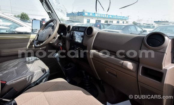 Tenga Imported Toyota Land Cruiser Beige Mota in Import - Dubai in Cabo Delgado Tenga Imported Toyota Land Cruiser Beige Mota in Import - Dubai in Cabo Delgado
