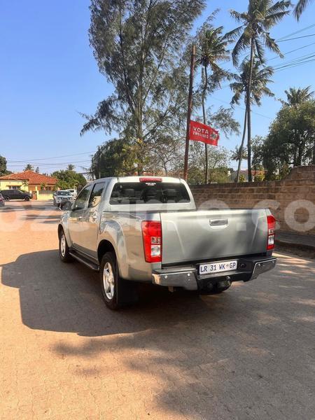 Big with watermark isuzu d max maputo maputo 32443