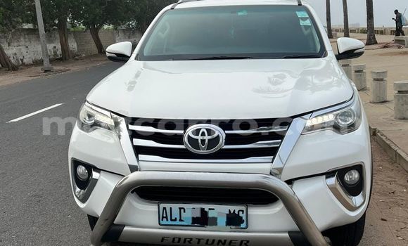 Comprar Usado Toyota Fortuner Branco Carro em Maputo em Maputo