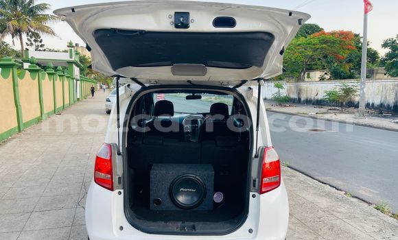 Comprar Usado Toyota Ractis Branco Carro em Maputo em Maputo Comprar Usado Toyota Ractis Branco Carro em Maputo em Maputo