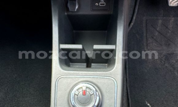 Buy New Renault KWID Green Car in Maputo in Maputo Buy New Renault KWID Green Car in Maputo in Maputo