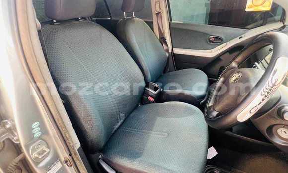 Comprar Usado Toyota Vitz Prata Carro em Maputo em Maputo Comprar Usado Toyota Vitz Prata Carro em Maputo em Maputo
