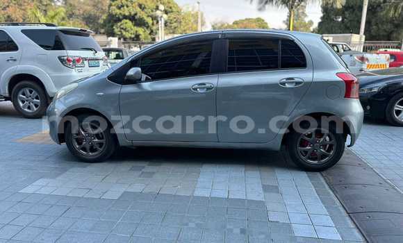 Comprar Usado Toyota Vitz Prata Carro em Maputo em Maputo Comprar Usado Toyota Vitz Prata Carro em Maputo em Maputo