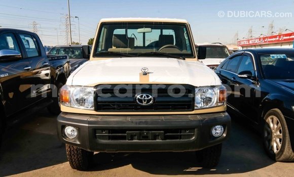 Comprar Importar Toyota Land Cruiser Bege Carro em Import - Dubai em Cabo Delgado Comprar Importar Toyota Land Cruiser Bege Carro em Import - Dubai em Cabo Delgado