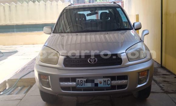 Nunua Ilio tumika Toyota Corolla Cross Fedha Gari ndani ya Maputo nchini Maputo