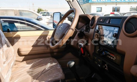 Comprar Importar Toyota Land Cruiser Bege Carro em Import - Dubai em Cabo Delgado Comprar Importar Toyota Land Cruiser Bege Carro em Import - Dubai em Cabo Delgado