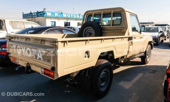 Comprar Importar Toyota Land Cruiser Bege Carro em Import - Dubai em Cabo Delgado Comprar Importar Toyota Land Cruiser Bege Carro em Import - Dubai em Cabo Delgado