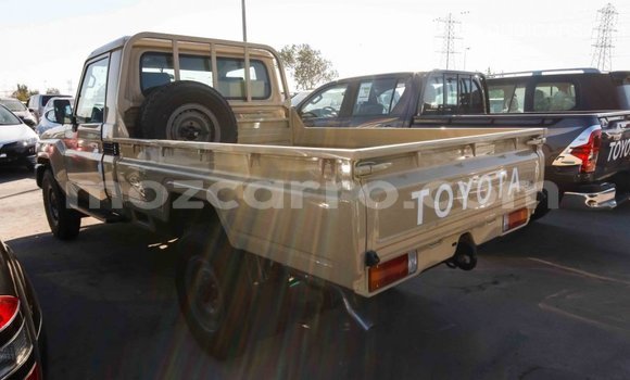 Comprar Importar Toyota Land Cruiser Bege Carro em Import - Dubai em Cabo Delgado Comprar Importar Toyota Land Cruiser Bege Carro em Import - Dubai em Cabo Delgado