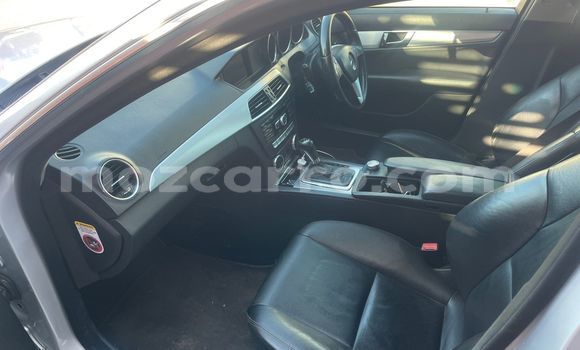 Comprar Usado Mercedes-Benz C-Classe De outros Carro em Maputo em Maputo Comprar Usado Mercedes-Benz C-Classe De outros Carro em Maputo em Maputo