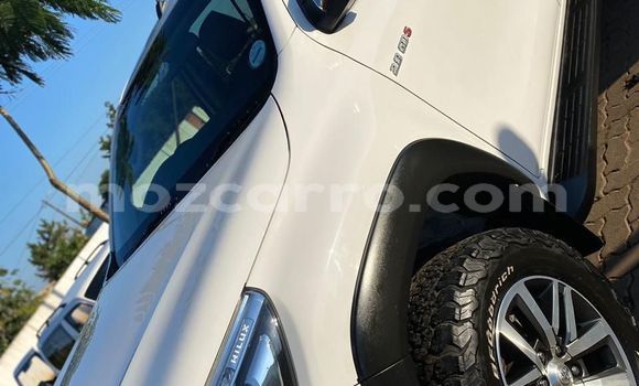Nunua Ilio tumika Toyota Hilux Nyeupe Gari ndani ya Maputo nchini Maputo Nunua Ilio tumika Toyota Hilux Nyeupe Gari ndani ya Maputo nchini Maputo