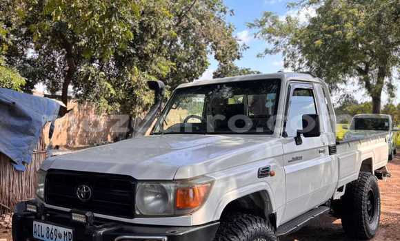 Tenga Tsaru Toyota Land Cruiser Chena Mota in Maputo in Maputo