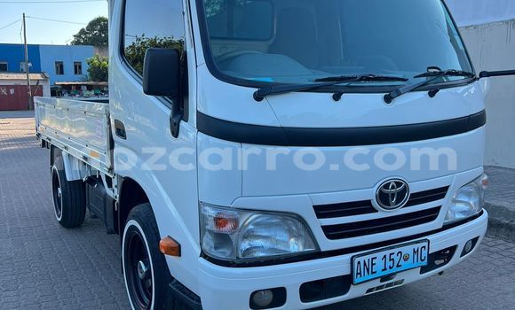 Nunua Ilio tumika Toyota Dyna Nyeupe Gari ndani ya Maputo nchini Maputo Nunua Ilio tumika Toyota Dyna Nyeupe Gari ndani ya Maputo nchini Maputo