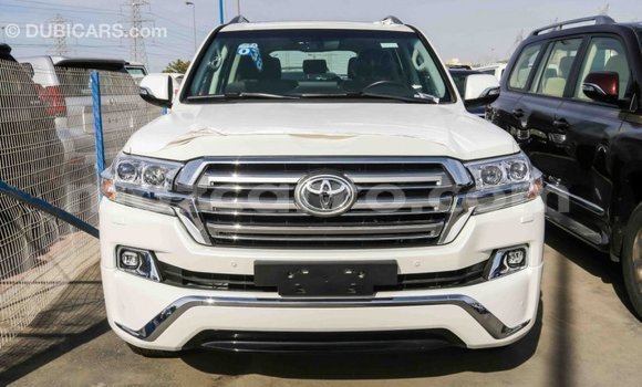 Comprar Importar Toyota Land Cruiser Branco Carro em Import - Dubai em Cabo Delgado Comprar Importar Toyota Land Cruiser Branco Carro em Import - Dubai em Cabo Delgado