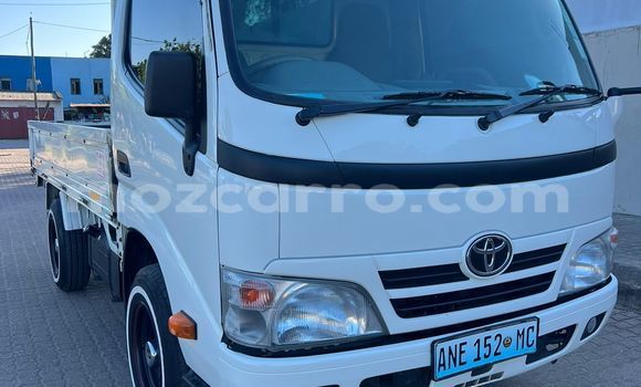 Nunua Ilio tumika Toyota Dyna Nyeupe Gari ndani ya Maputo nchini Maputo Nunua Ilio tumika Toyota Dyna Nyeupe Gari ndani ya Maputo nchini Maputo
