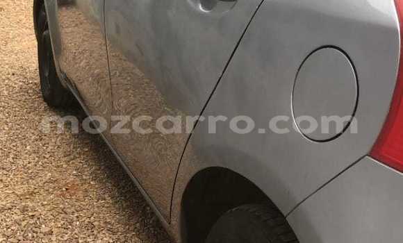 Nunua Ilio tumika Toyota Vitz Fedha Gari ndani ya Maputo nchini Maputo Nunua Ilio tumika Toyota Vitz Fedha Gari ndani ya Maputo nchini Maputo