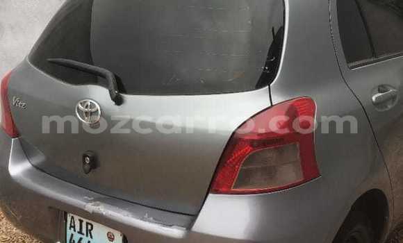 Nunua Ilio tumika Toyota Vitz Fedha Gari ndani ya Maputo nchini Maputo Nunua Ilio tumika Toyota Vitz Fedha Gari ndani ya Maputo nchini Maputo