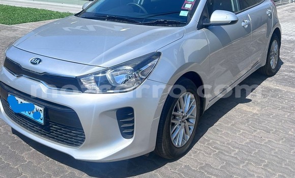 Comprar Usado Kia Rio Prata Carro em Maputo em Maputo