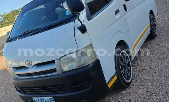 Nunua Ilio tumika Toyota Hiace Nyeupe Gari ndani ya Maputo nchini Maputo