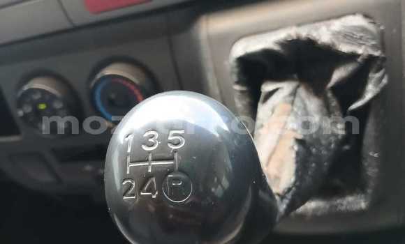 Nunua Ilio tumika Toyota Hiace Nyeupe Gari ndani ya Maputo nchini Maputo Nunua Ilio tumika Toyota Hiace Nyeupe Gari ndani ya Maputo nchini Maputo