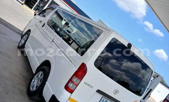 Nunua Ilio tumika Toyota Hiace Nyeupe Gari ndani ya Maputo nchini Maputo Nunua Ilio tumika Toyota Hiace Nyeupe Gari ndani ya Maputo nchini Maputo