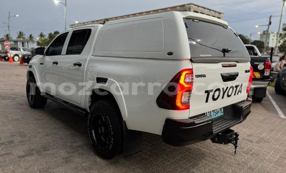 Tenga Tsaru Toyota Hilux Chena Mota in Maputo in Maputo Tenga Tsaru Toyota Hilux Chena Mota in Maputo in Maputo