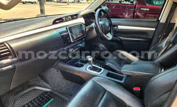 Comprar Usado Toyota Hilux Branco Carro em Maputo em Maputo Comprar Usado Toyota Hilux Branco Carro em Maputo em Maputo