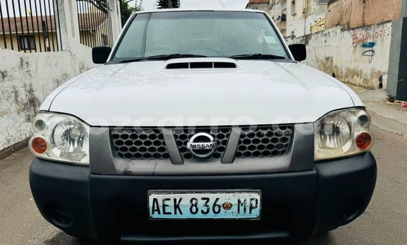 Comprar Usado Nissan NP 300 Branco Carro em Maputo em Maputo Comprar Usado Nissan NP 300 Branco Carro em Maputo em Maputo