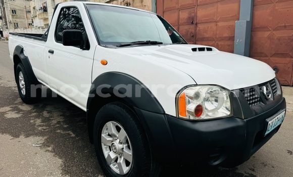 Comprar Usado Nissan NP 300 Branco Carro em Maputo em Maputo Comprar Usado Nissan NP 300 Branco Carro em Maputo em Maputo