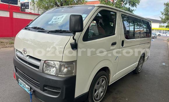 Nunua Ilio tumika Toyota Hiace Nyeupe Gari ndani ya Maputo nchini Maputo Nunua Ilio tumika Toyota Hiace Nyeupe Gari ndani ya Maputo nchini Maputo