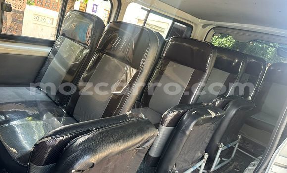 Nunua Ilio tumika Toyota Hiace Nyeupe Gari ndani ya Maputo nchini Maputo Nunua Ilio tumika Toyota Hiace Nyeupe Gari ndani ya Maputo nchini Maputo