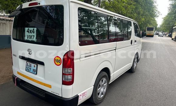 Nunua Ilio tumika Toyota Hiace Nyeupe Gari ndani ya Maputo nchini Maputo Nunua Ilio tumika Toyota Hiace Nyeupe Gari ndani ya Maputo nchini Maputo