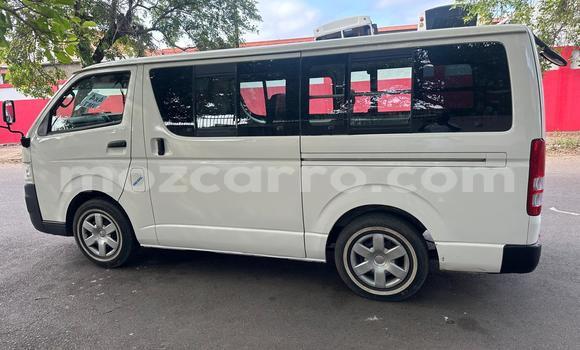 Nunua Ilio tumika Toyota Hiace Nyeupe Gari ndani ya Maputo nchini Maputo Nunua Ilio tumika Toyota Hiace Nyeupe Gari ndani ya Maputo nchini Maputo