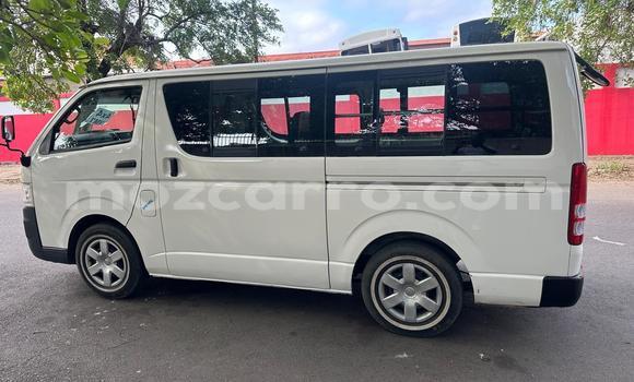 Nunua Ilio tumika Toyota Hiace Nyeupe Gari ndani ya Maputo nchini Maputo Nunua Ilio tumika Toyota Hiace Nyeupe Gari ndani ya Maputo nchini Maputo