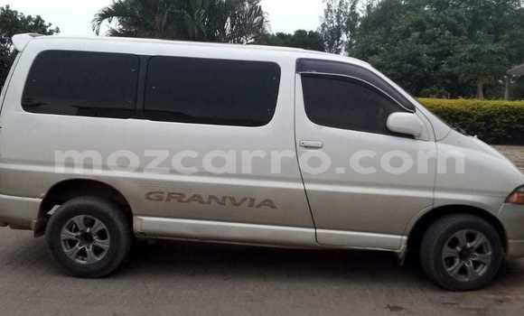 Comprar Usado Toyota Granvia Branco Carro em Maputo em Maputo