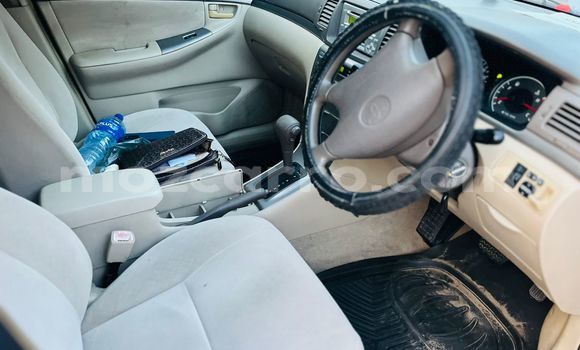 Nunua Ilio tumika Toyota Corolla Fedha Gari ndani ya Maputo nchini Maputo Nunua Ilio tumika Toyota Corolla Fedha Gari ndani ya Maputo nchini Maputo