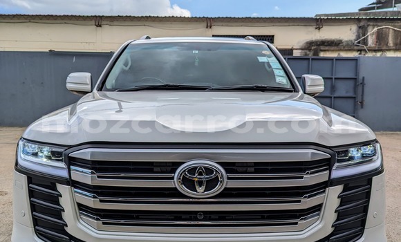 Buy Used Toyota Land Cruiser White Car in Maputo in Maputo Buy Used Toyota Land Cruiser White Car in Maputo in Maputo