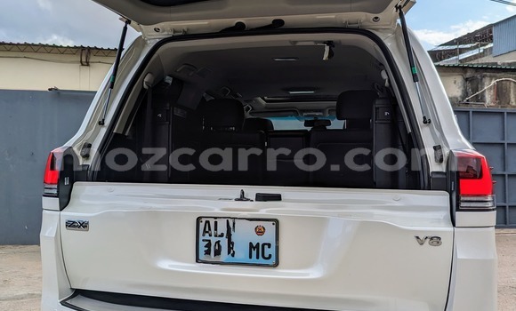 Buy Used Toyota Land Cruiser White Car in Maputo in Maputo Buy Used Toyota Land Cruiser White Car in Maputo in Maputo