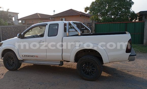 Nunua Ilio tumika Toyota Hilux Nyeupe Gari ndani ya Maputo nchini Maputo Nunua Ilio tumika Toyota Hilux Nyeupe Gari ndani ya Maputo nchini Maputo