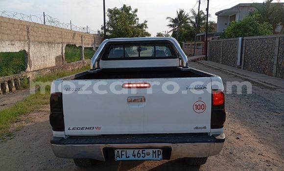 Nunua Ilio tumika Toyota Hilux Nyeupe Gari ndani ya Maputo nchini Maputo Nunua Ilio tumika Toyota Hilux Nyeupe Gari ndani ya Maputo nchini Maputo