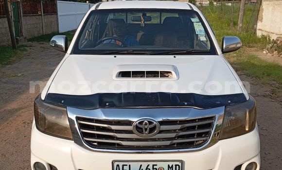 Nunua Ilio tumika Toyota Hilux Nyeupe Gari ndani ya Maputo nchini Maputo Nunua Ilio tumika Toyota Hilux Nyeupe Gari ndani ya Maputo nchini Maputo
