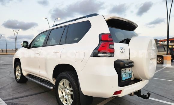 Nunua Mpya Toyota Land Cruiser Prado Nyeupe Gari ndani ya Maputo nchini Maputo Nunua Mpya Toyota Land Cruiser Prado Nyeupe Gari ndani ya Maputo nchini Maputo