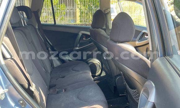 Nunua Ilio tumika Toyota RAV4 Bluu Gari ndani ya Maputo nchini Maputo Nunua Ilio tumika Toyota RAV4 Bluu Gari ndani ya Maputo nchini Maputo